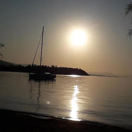 Ξενοδοχείο με διαμερίσματα Poseidon 4*